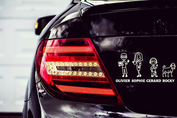 Décore ta voiture avec un sticker personnalisé de ta famille!
