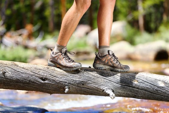 Appropriate footwear for hiking according to originalpeople