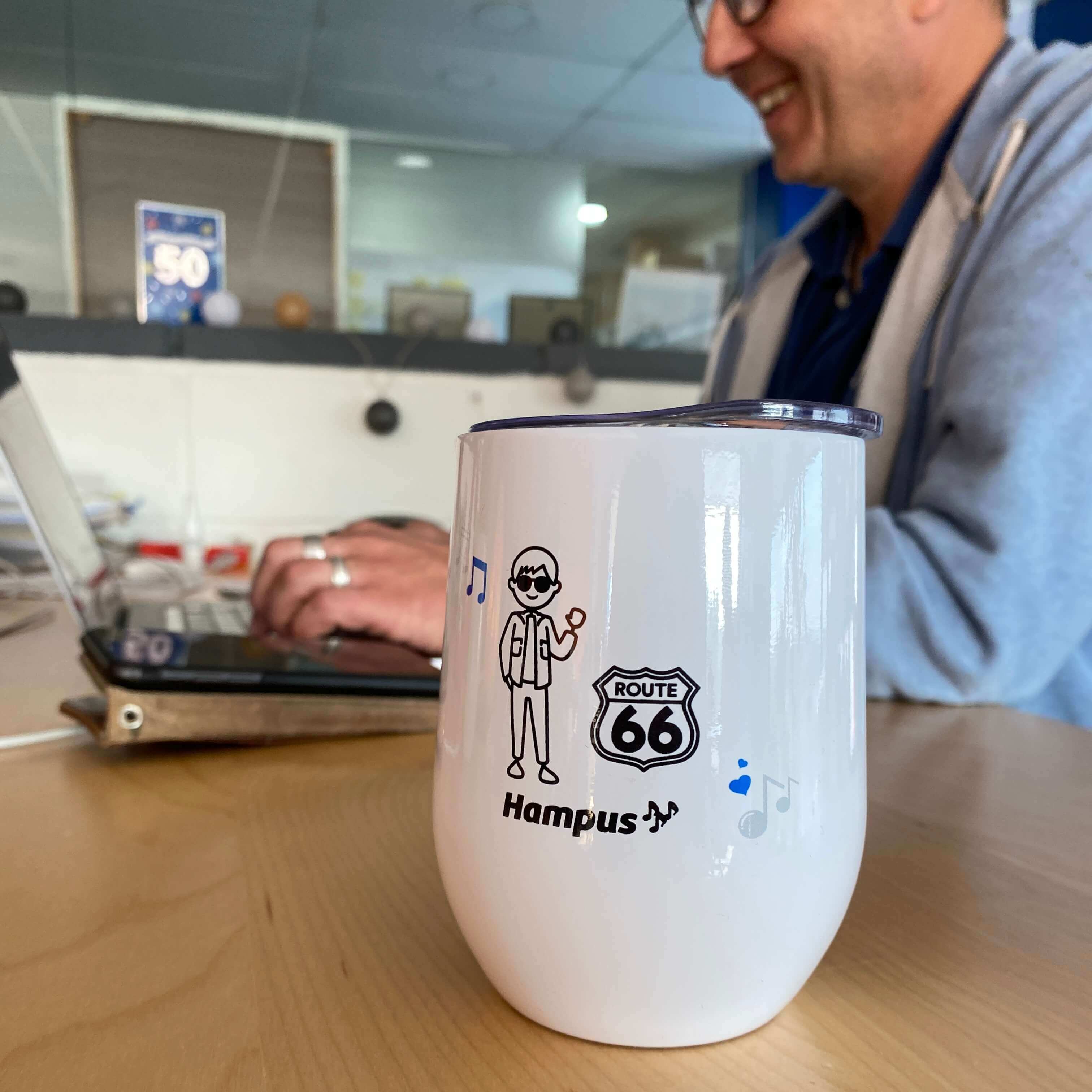 Mug thermique originalpeople comme idée de cadeau de Noël personnalisé