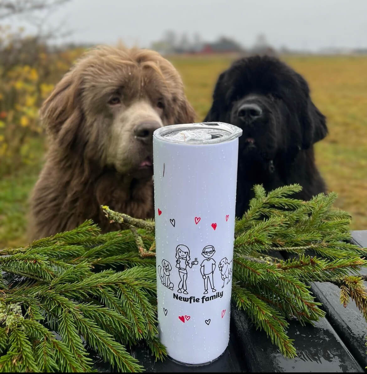 Tazza thermos da viaggio personalizzata con figure di cane e coppia