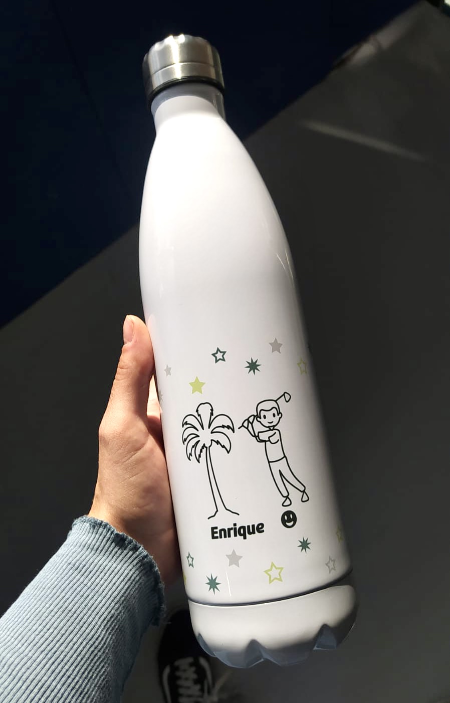 Bouteille d'eau personnalisée comme idée de cadeau pour la fête des pères 2022